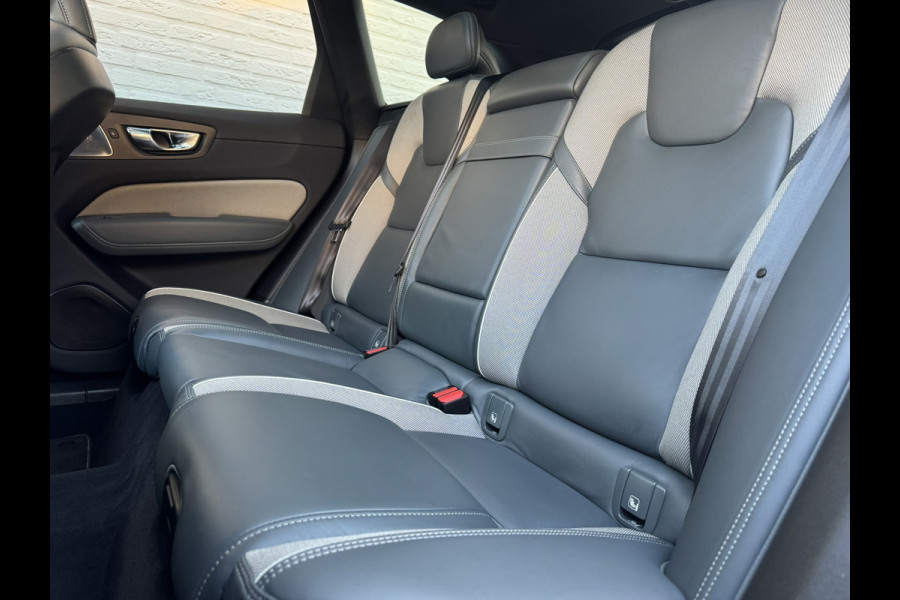 Volvo XC60 2.0 B4 Business R -Line Pro Panodak Volleder Adaptive Cruise Carplay Trekhaak Camera All-Seasonbanden Memory Stoelen