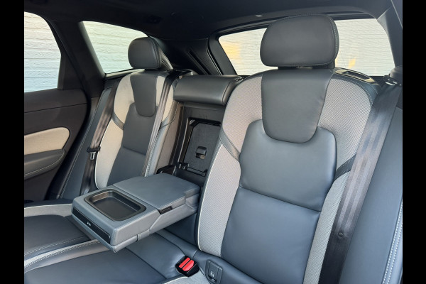 Volvo XC60 2.0 B4 Business R -Line Pro Panodak Volleder Adaptive Cruise Carplay Trekhaak Camera All-Seasonbanden Memory Stoelen