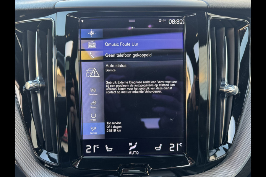 Volvo XC60 2.0 B4 Business R -Line Pro Panodak Volleder Adaptive Cruise Carplay Trekhaak Camera All-Seasonbanden Memory Stoelen