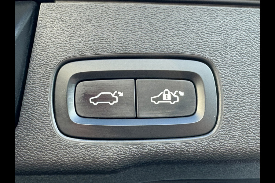 Volvo XC60 2.0 B4 Business R -Line Pro Panodak Volleder Adaptive Cruise Carplay Trekhaak Camera All-Seasonbanden Memory Stoelen