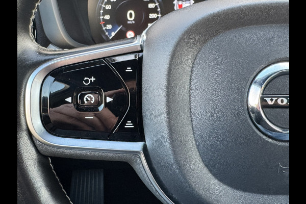 Volvo XC60 2.0 B4 Business R -Line Pro Panodak Volleder Adaptive Cruise Carplay Trekhaak Camera All-Seasonbanden Memory Stoelen