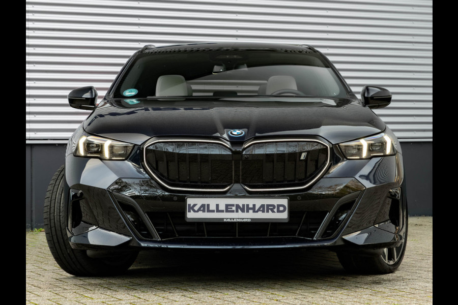 BMW i5 Touring xDrive40 M-Sport Pro - Full-Option - Adaptief M Onderstel Prof