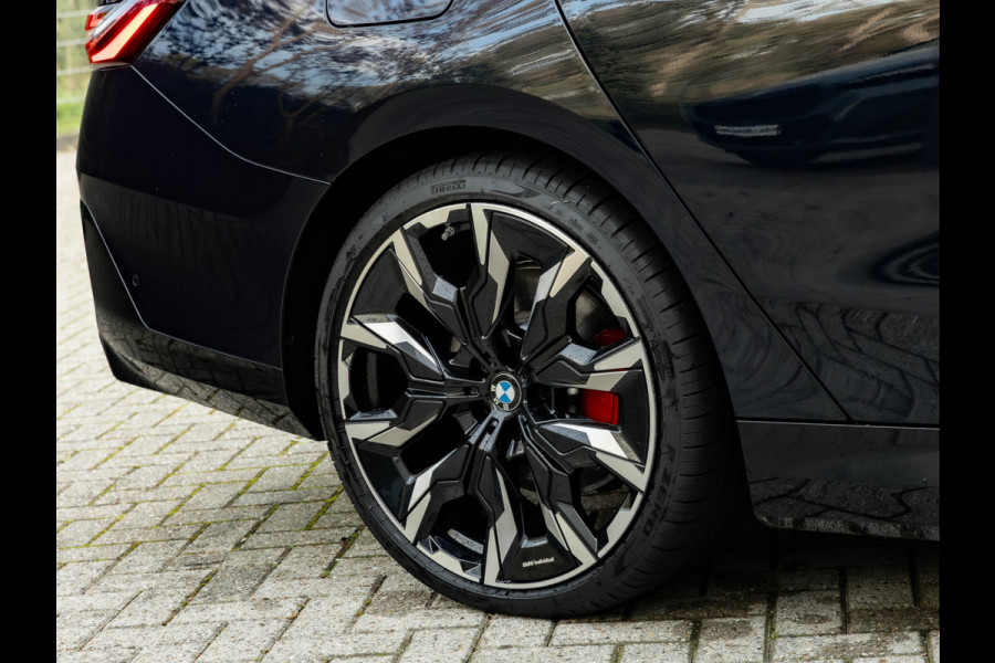 BMW i5 Touring xDrive40 M-Sport Pro - Full-Option - Adaptief M Onderstel Prof