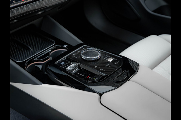 BMW i5 Touring xDrive40 M-Sport Pro - Full-Option - Adaptief M Onderstel Prof