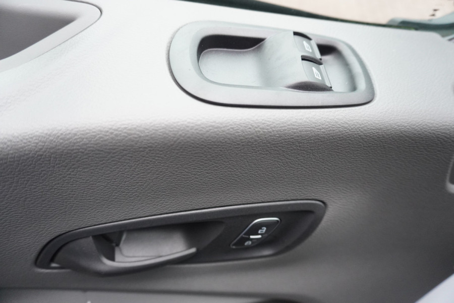 Ford Transit 350L 2.0 TDCI 130PK L3H2 Trend nr. V065 | Airco | Cruise | Trekhaak | Apple cp-Android auto