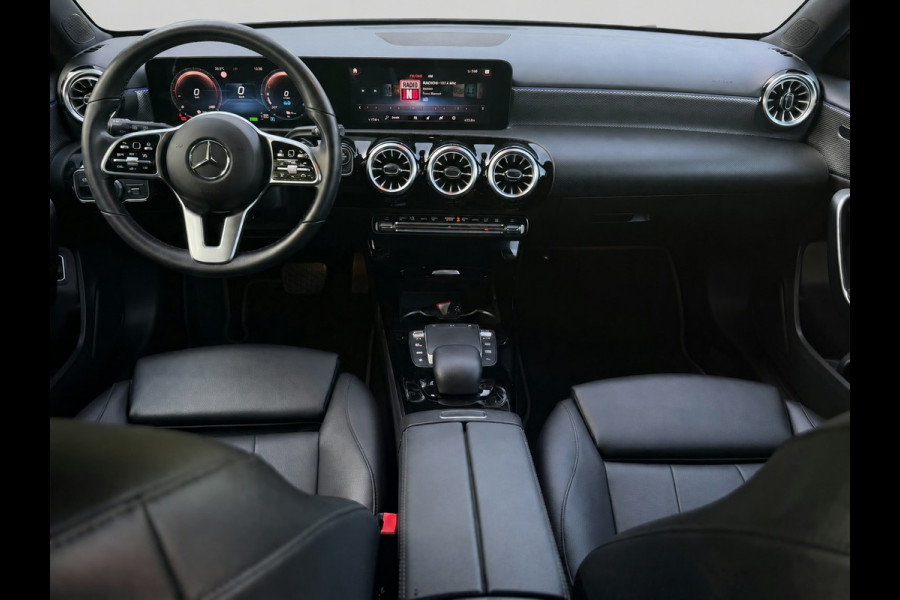 Mercedes-Benz A-Klasse 250 e Business Solution Luxury Limited, lederen sportint. Sfeerverlichting, camera, 1 e eigenaar, NL auto