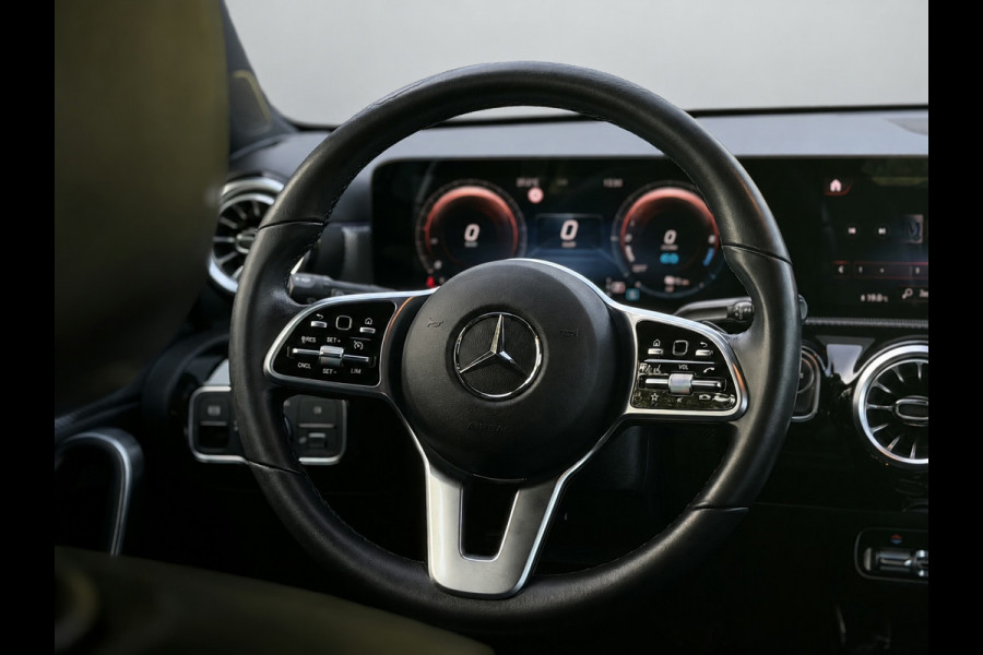Mercedes-Benz A-Klasse 250 e Business Solution Luxury Limited, lederen sportint. Sfeerverlichting, camera, 1 e eigenaar, NL auto