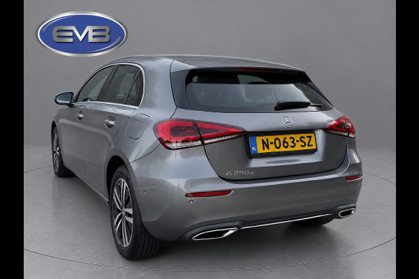 Mercedes-Benz A-Klasse 250 e Business Solution Luxury Limited, lederen sportint. Sfeerverlichting, camera, 1 e eigenaar, NL auto