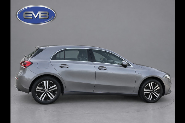 Mercedes-Benz A-Klasse 250 e Business Solution Luxury Limited, lederen sportint. Sfeerverlichting, camera, 1 e eigenaar, NL auto