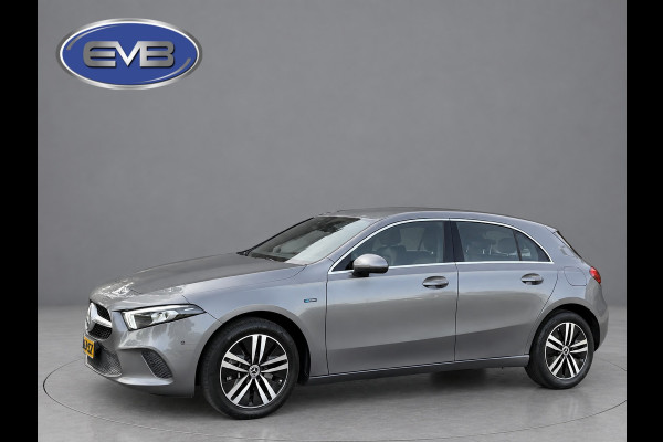 Mercedes-Benz A-Klasse 250 e Business Solution Luxury Limited, lederen sportint. Sfeerverlichting, camera, 1 e eigenaar, NL auto