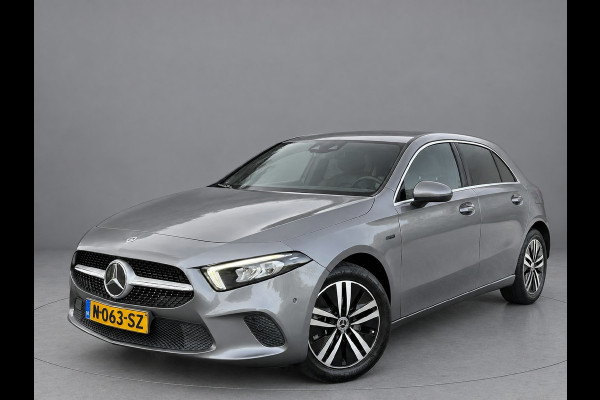 Mercedes-Benz A-Klasse 250 e Business Solution Luxury Limited, lederen sportint. Sfeerverlichting, camera, 1 e eigenaar, NL auto
