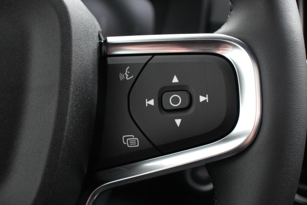 Volvo XC40 1.5 T5 Plug-in hybrid Ultimate Dark Electrische Glazen Panorama dak Navigatie Dab Led Adaptieve Cruise Control Camera Parkeer sensoren Lichtmetalen velgen