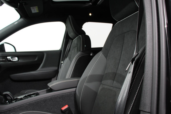 Volvo XC40 1.5 T5 Plug-in hybrid Ultimate Dark Electrische Glazen Panorama dak Navigatie Dab Led Adaptieve Cruise Control Camera Parkeer sensoren Lichtmetalen velgen