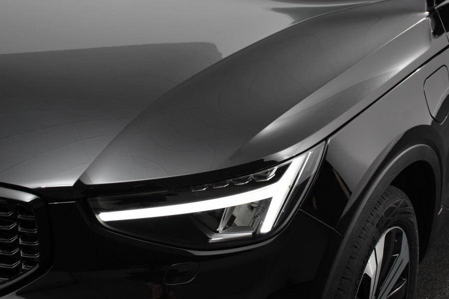 Volvo XC40 1.5 T5 Plug-in hybrid Ultimate Dark Electrische Glazen Panorama dak Navigatie Dab Led Adaptieve Cruise Control Camera Parkeer sensoren Lichtmetalen velgen
