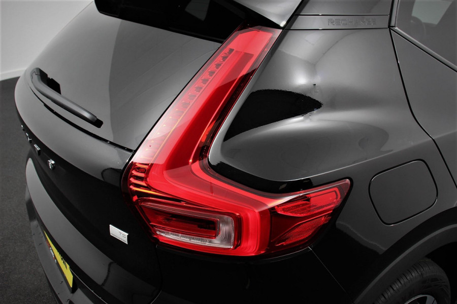 Volvo XC40 1.5 T5 Plug-in hybrid Ultimate Dark Electrische Glazen Panorama dak Navigatie Dab Led Adaptieve Cruise Control Camera Parkeer sensoren Lichtmetalen velgen