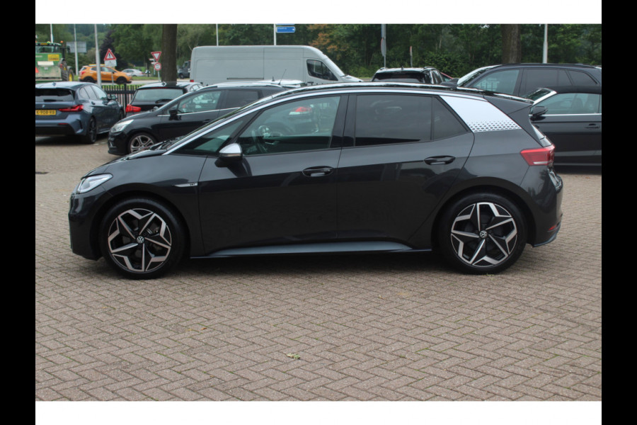 Volkswagen ID.3 First Plus 58 kWh / Trekhaak / Camera / Keyless / Matrix LED / Interieurvoorverwarming / 19'' / DAB / Navigatie / Stoel+Stuurverwarming / ACC