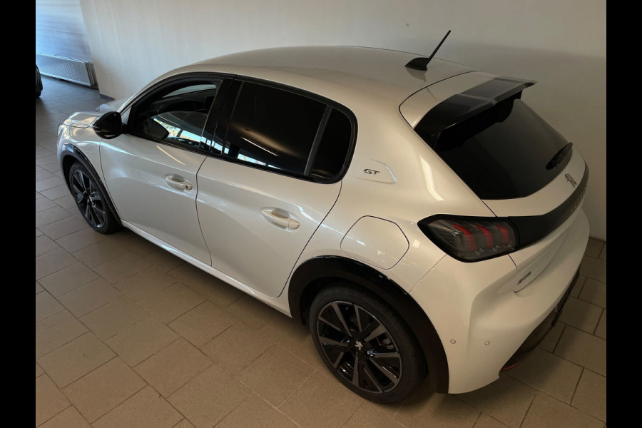 Peugeot 208 1.2 PureTech GT Pack 130PK AUTOMAAT PARELMOER WIT ALCANTARA AIRCO CLIMA NAVI CRUISE STOELVERW APPLE CARPLAY NIEUWSTAAT