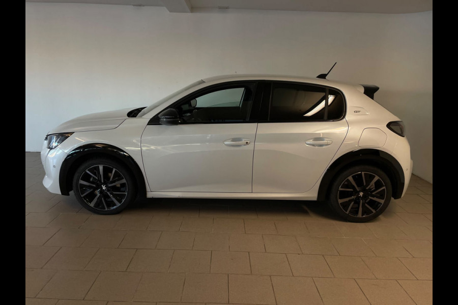 Peugeot 208 1.2 PureTech GT Pack 130PK AUTOMAAT PARELMOER WIT ALCANTARA AIRCO CLIMA NAVI CRUISE STOELVERW APPLE CARPLAY NIEUWSTAAT