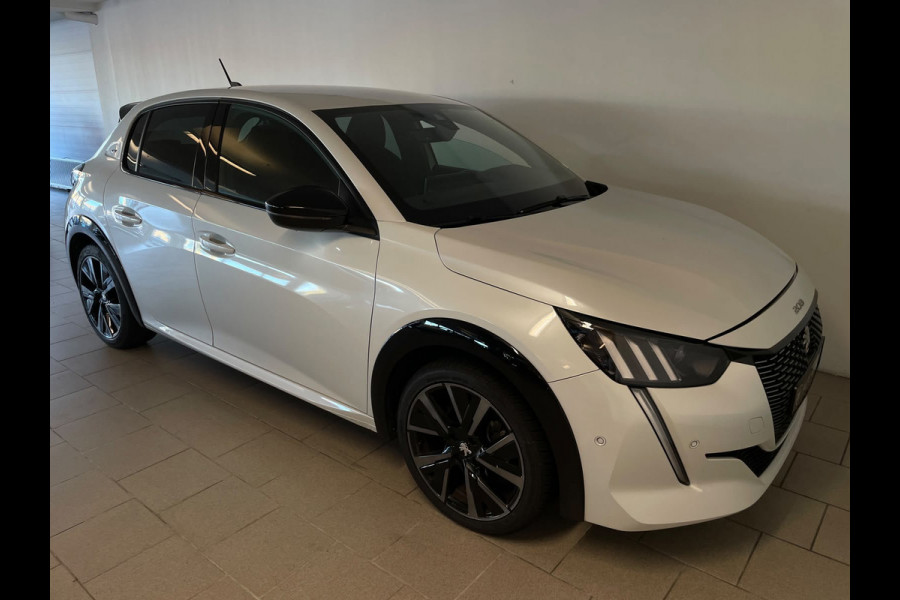 Peugeot 208 1.2 PureTech GT Pack 130PK AUTOMAAT PARELMOER WIT ALCANTARA AIRCO CLIMA NAVI CRUISE STOELVERW APPLE CARPLAY NIEUWSTAAT