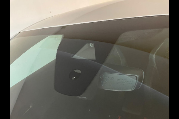 Peugeot 208 1.2 PureTech GT Pack 130PK AUTOMAAT PARELMOER WIT ALCANTARA AIRCO CLIMA NAVI CRUISE STOELVERW APPLE CARPLAY NIEUWSTAAT