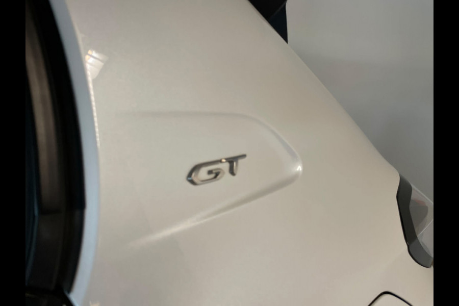 Peugeot 208 1.2 PureTech GT Pack 130PK AUTOMAAT PARELMOER WIT ALCANTARA AIRCO CLIMA NAVI CRUISE STOELVERW APPLE CARPLAY NIEUWSTAAT