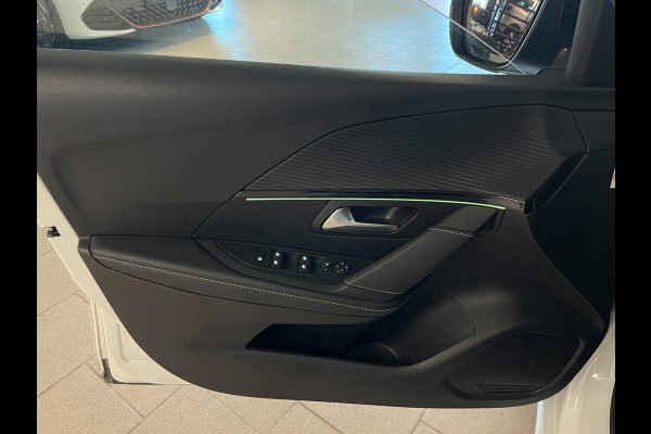 Peugeot 208 1.2 PureTech GT Pack 130PK AUTOMAAT PARELMOER WIT ALCANTARA AIRCO CLIMA NAVI CRUISE STOELVERW APPLE CARPLAY NIEUWSTAAT
