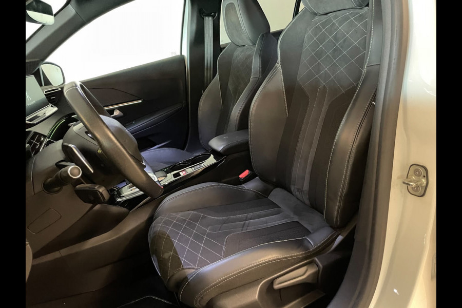 Peugeot 208 1.2 PureTech GT Pack 130PK AUTOMAAT PARELMOER WIT ALCANTARA AIRCO CLIMA NAVI CRUISE STOELVERW APPLE CARPLAY NIEUWSTAAT