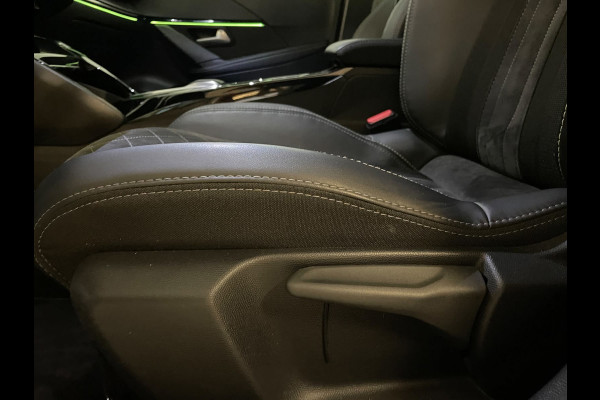 Peugeot 208 1.2 PureTech GT Pack 130PK AUTOMAAT PARELMOER WIT ALCANTARA AIRCO CLIMA NAVI CRUISE STOELVERW APPLE CARPLAY NIEUWSTAAT