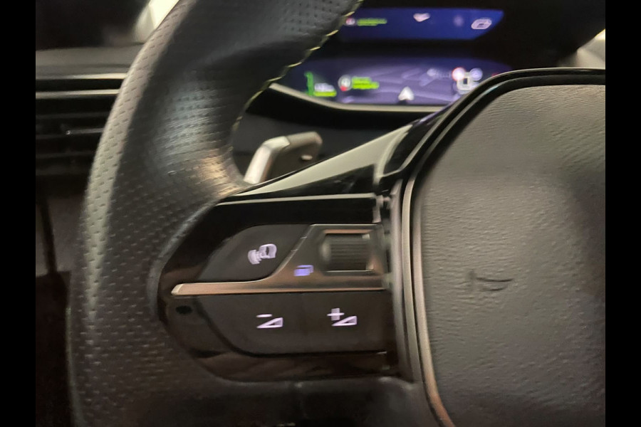 Peugeot 208 1.2 PureTech GT Pack 130PK AUTOMAAT PARELMOER WIT ALCANTARA AIRCO CLIMA NAVI CRUISE STOELVERW APPLE CARPLAY NIEUWSTAAT