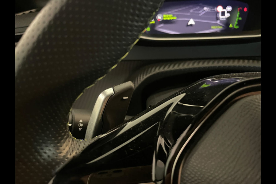 Peugeot 208 1.2 PureTech GT Pack 130PK AUTOMAAT PARELMOER WIT ALCANTARA AIRCO CLIMA NAVI CRUISE STOELVERW APPLE CARPLAY NIEUWSTAAT