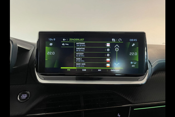 Peugeot 208 1.2 PureTech GT Pack 130PK AUTOMAAT PARELMOER WIT ALCANTARA AIRCO CLIMA NAVI CRUISE STOELVERW APPLE CARPLAY NIEUWSTAAT