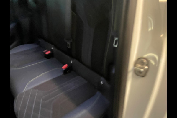 Peugeot 208 1.2 PureTech GT Pack 130PK AUTOMAAT PARELMOER WIT ALCANTARA AIRCO CLIMA NAVI CRUISE STOELVERW APPLE CARPLAY NIEUWSTAAT