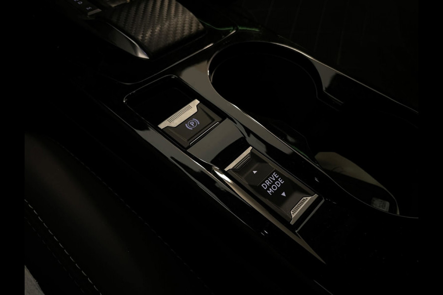 Peugeot 208 1.2 PureTech GT Pack 130PK AUTOMAAT PARELMOER WIT ALCANTARA AIRCO CLIMA NAVI CRUISE STOELVERW APPLE CARPLAY NIEUWSTAAT