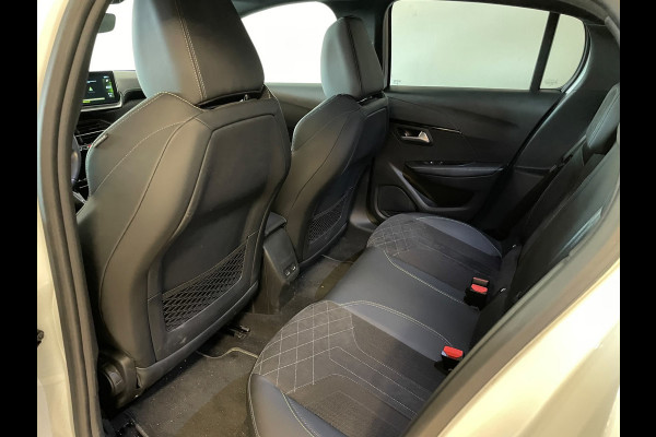 Peugeot 208 1.2 PureTech GT Pack 130PK AUTOMAAT PARELMOER WIT ALCANTARA AIRCO CLIMA NAVI CRUISE STOELVERW APPLE CARPLAY NIEUWSTAAT