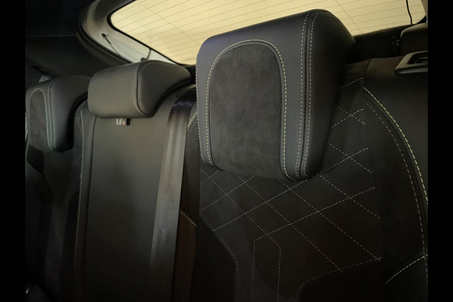 Peugeot 208 1.2 PureTech GT Pack 130PK AUTOMAAT PARELMOER WIT ALCANTARA AIRCO CLIMA NAVI CRUISE STOELVERW APPLE CARPLAY NIEUWSTAAT