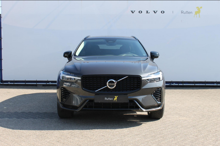 Volvo XC60 T6 Plug-in hybrid AWD Plus Dark Long range / Adaptieve cruise control / Panoramadak / Apple carplay / Parkeersensoren met 360 camera / Elektrische achterklep / Elektrische stoelen met geheugen / Stoel en stuurwielverwarming