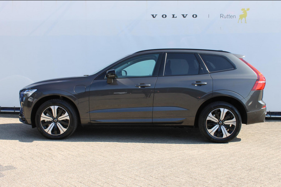 Volvo XC60 T6 Plug-in hybrid AWD Plus Dark Long range / Adaptieve cruise control / Panoramadak / Apple carplay / Parkeersensoren met 360 camera / Elektrische achterklep / Elektrische stoelen met geheugen / Stoel en stuurwielverwarming