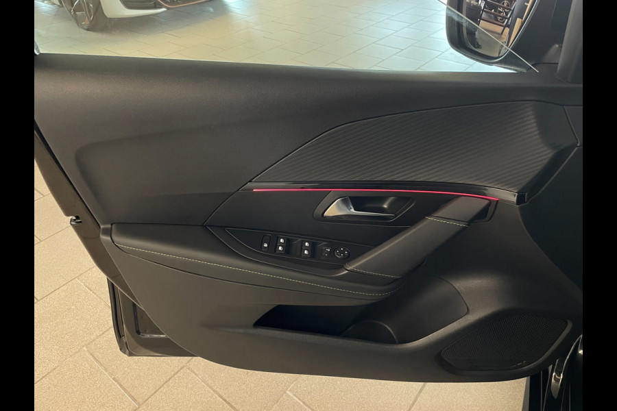 Peugeot 208 1.2 Hybrid 145 e-DCS6 GT AUTOMAAT AIRCO NAVI CRUISE CAMERA BLUETOOTH CENT VERG VELGEN PRIVACYGLAS NETTE AUTO