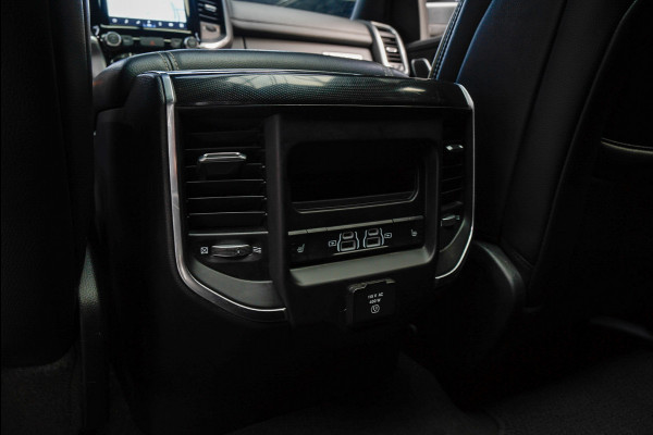Dodge Ram 1500 5.7 V8 4x4 Crew Cab Laramie Panodak Harman K. Leer Navi Alpine Stoelventilatie Camera Stoelverwarming voor en achter LPG onderbouw LED Elektr. verstelb. pedalen Trekhaak Elektr. in en uitklapbare sidesteps Luchtvering BTW autto