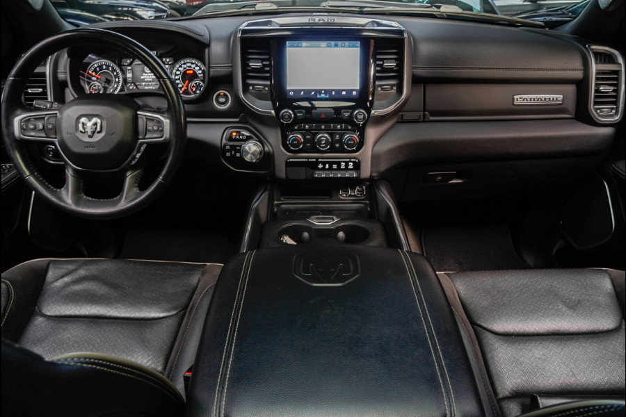Dodge Ram 1500 5.7 V8 4x4 Crew Cab Laramie Panodak Harman K. Leer Navi Alpine Stoelventilatie Camera Stoelverwarming voor en achter LPG onderbouw LED Elektr. verstelb. pedalen Trekhaak Elektr. in en uitklapbare sidesteps Luchtvering BTW autto