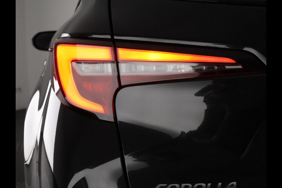 Toyota Corolla Touring Sports Hybrid 140 Business Luxury | Stoelverwarming | Apple Carplay & AndoidAUTO | Camera | Privacy Glass |
