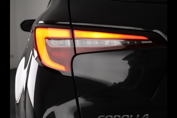 Toyota Corolla Touring Sports Hybrid 140 Business Luxury | Stoelverwarming | Apple Carplay & AndoidAUTO | Camera | Privacy Glass |