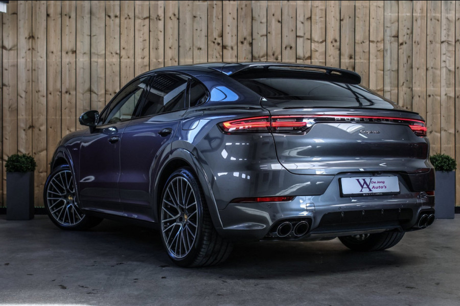 Porsche Cayenne Coupé 3.0 E-Hybrid *Pano*Sport Design*Sportuitlaat*Soft-Close*Sportstoelen*