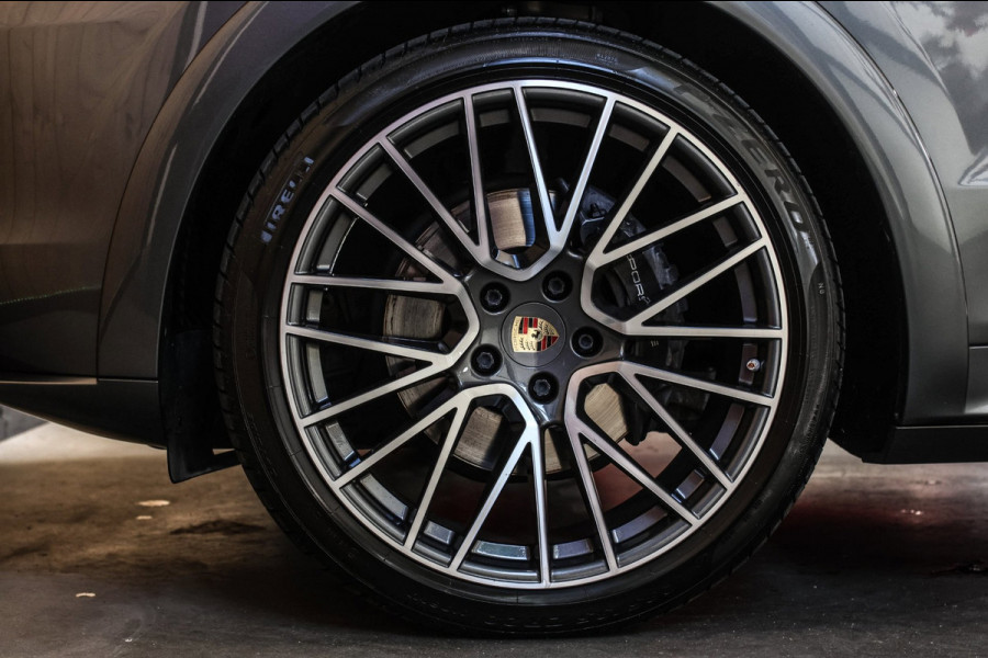 Porsche Cayenne Coupé 3.0 E-Hybrid *Pano*Sport Design*Sportuitlaat*Soft-Close*Sportstoelen*