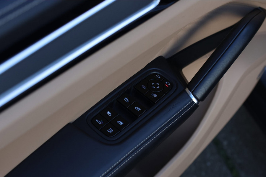 Porsche Cayenne Coupé 3.0 E-Hybrid *Pano*Sport Design*Sportuitlaat*Soft-Close*Sportstoelen*
