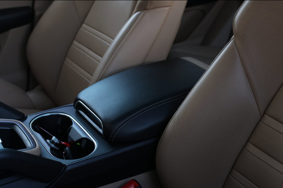Porsche Cayenne Coupé 3.0 E-Hybrid *Pano*Sport Design*Sportuitlaat*Soft-Close*Sportstoelen*