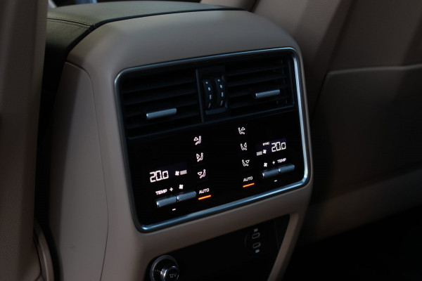Porsche Cayenne Coupé 3.0 E-Hybrid *Pano*Sport Design*Sportuitlaat*Soft-Close*Sportstoelen*