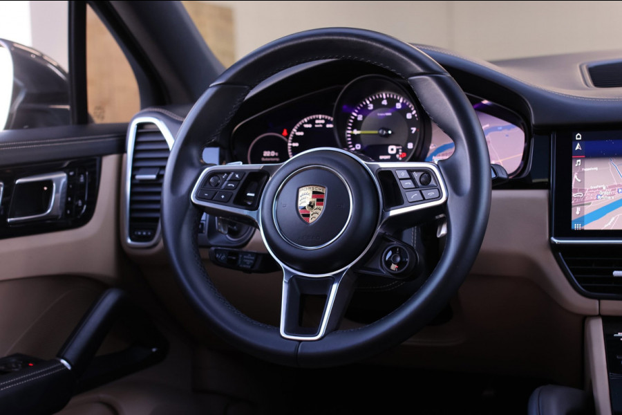 Porsche Cayenne Coupé 3.0 E-Hybrid *Pano*Sport Design*Sportuitlaat*Soft-Close*Sportstoelen*
