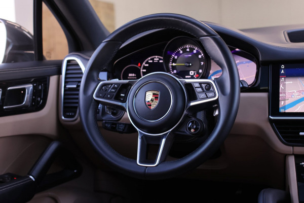 Porsche Cayenne Coupé 3.0 E-Hybrid *Pano*Sport Design*Sportuitlaat*Soft-Close*Sportstoelen*