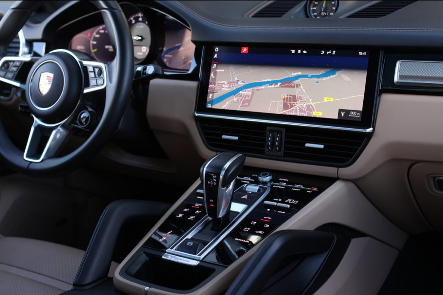Porsche Cayenne Coupé 3.0 E-Hybrid *Pano*Sport Design*Sportuitlaat*Soft-Close*Sportstoelen*